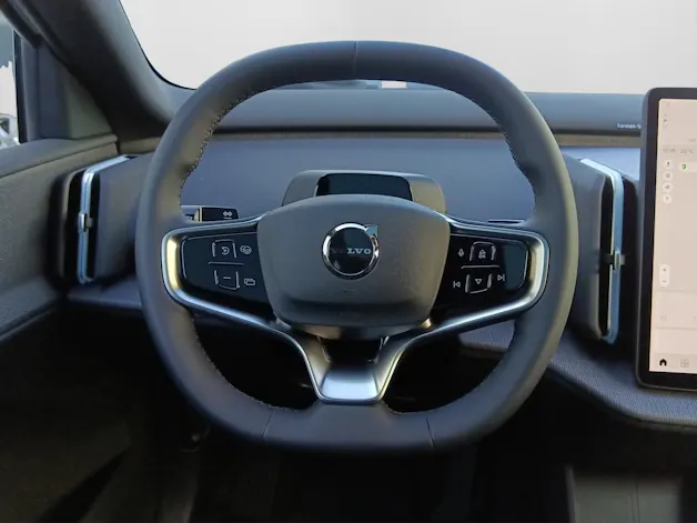 VOLVO EX30 E60 Twin Ultra Performance Xcentric Black Edition