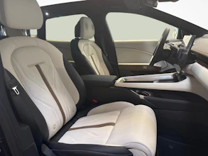 https://vehicle.imgix.net/4485802/f112f990-fc8b-4c62-aa39-ac228e89dacc.jpg