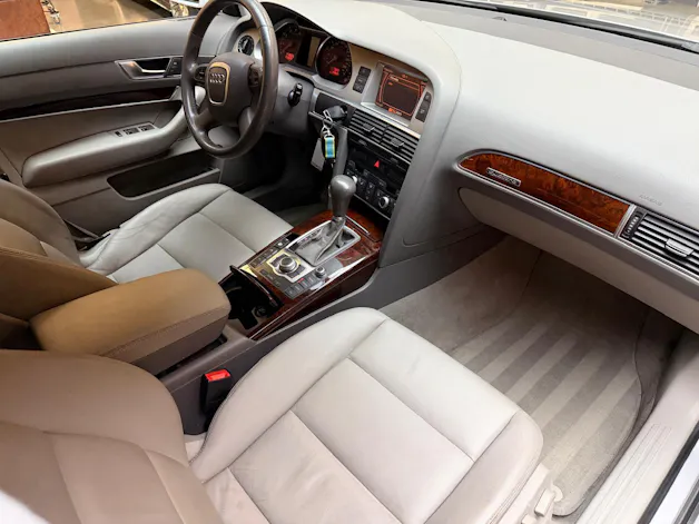 AUDI A6 2.8 V6 FSI quattro