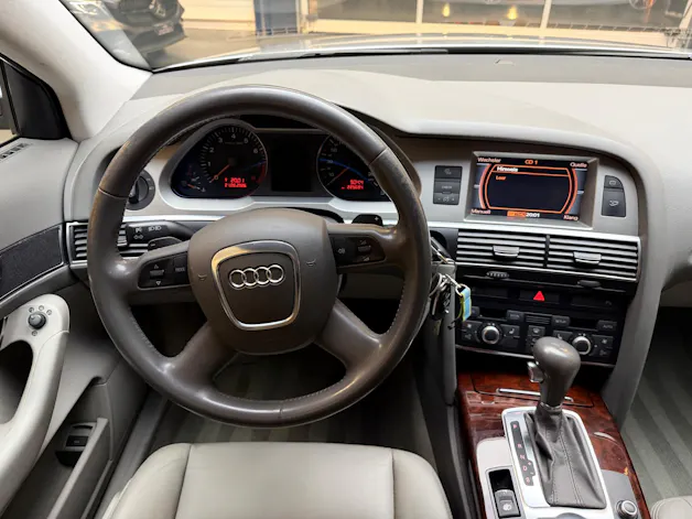 AUDI A6 2.8 V6 FSI quattro