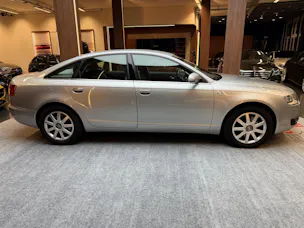 AUDI A6 2.8 V6 FSI quattro