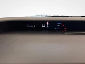 https://vehicle.imgix.net/4485813/1b4fa52a-ac8f-4c4f-9ed7-5f7477446a5a.jpg