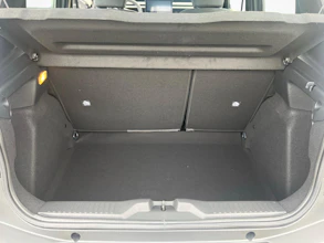https://vehicle.imgix.net/4485828/9f4e52ac-09c4-407f-95de-7aae6df48905.jpg