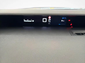 https://vehicle.imgix.net/4485831/50790fa3-4266-4cbc-a156-f9df8ae29dd6.jpg
