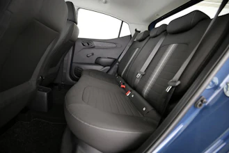 https://vehicle.imgix.net/4485845/0654f575-09fa-4683-ba63-08acc55ae206.jpg