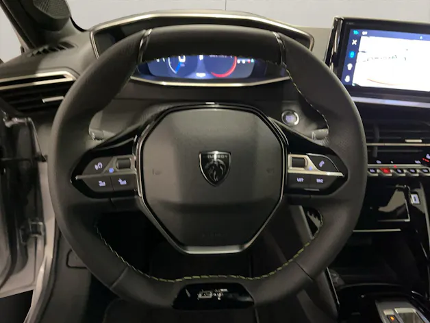 PEUGEOT 208 1.2 Hybrid 145 GT Exclusive