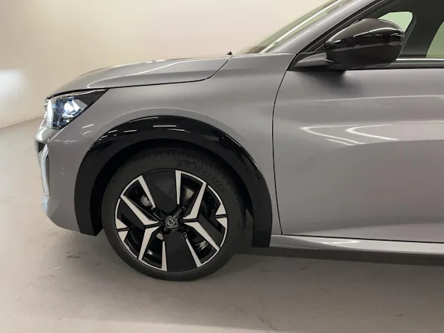 PEUGEOT 208 1.2 Hybrid 145 GT Exclusive