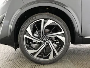 NISSAN Qashqai 1.3 DIG-T Tekna+ 4x4