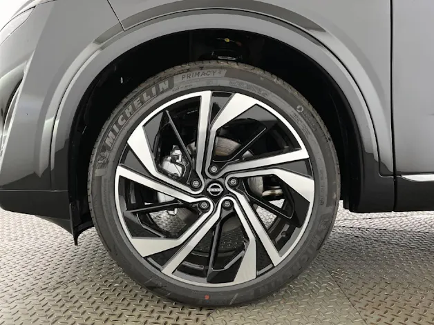 NISSAN Qashqai 1.3 DIG-T Tekna+ 4x4