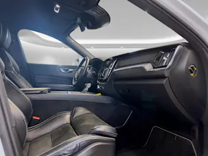 VOLVO XC60 2.0 D4 R-Design AWD
