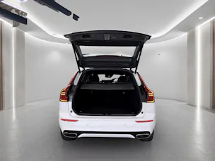 VOLVO XC60 2.0 D4 R-Design AWD