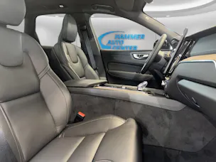 VOLVO XC60 2.0 B5 MH Ultra Dark AWD