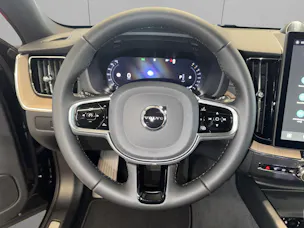 VOLVO XC60 2.0 B5 MH Ultra Dark AWD