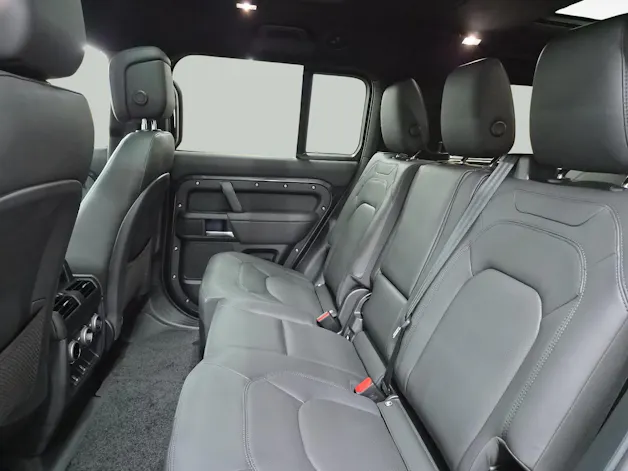 Land Rover Defender 130 3.0 D I6 350 X-Dynamic HSE