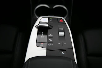 https://vehicle.imgix.net/4485999/05cd8877-210a-4a97-9914-f1bfcfd937bf.jpg
