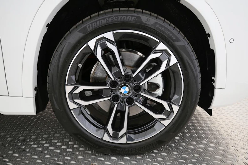 image du véhicule BMW iX1