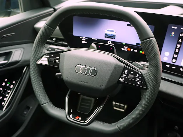 AUDI Q6 e-tron S line quattro