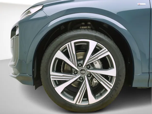 AUDI Q6 e-tron S line quattro