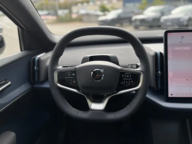 VOLVO EX30 P8 Ultra AWD