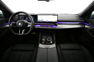 https://vehicle.imgix.net/4486048/648afbd2-b0fa-4059-9d90-b58a35a23ecd.jpg