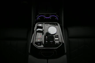 https://vehicle.imgix.net/4486048/dc0ea8c8-a0ff-432a-987f-070ed8deda71.jpg