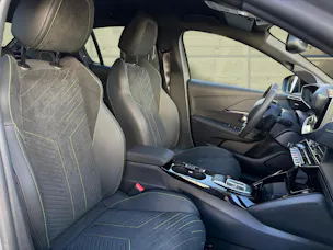 PEUGEOT 208 1.2 Hybrid 145 GT Exclusive
