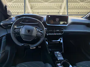 PEUGEOT 208 1.2 Hybrid 145 GT Exclusive