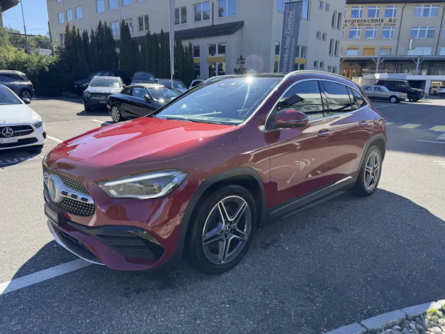 MERCEDES-BENZ GLA 250 AMG Line 4matic