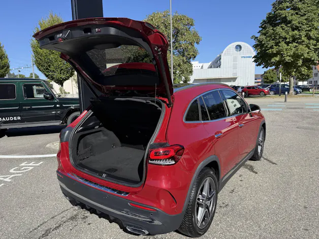 MERCEDES-BENZ GLA 250 AMG Line 4matic