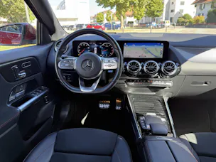 MERCEDES-BENZ GLA 250 AMG Line 4matic
