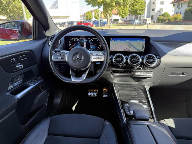 MERCEDES-BENZ GLA 250 AMG Line 4matic