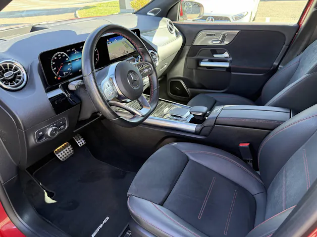 MERCEDES-BENZ GLA 250 AMG Line 4matic