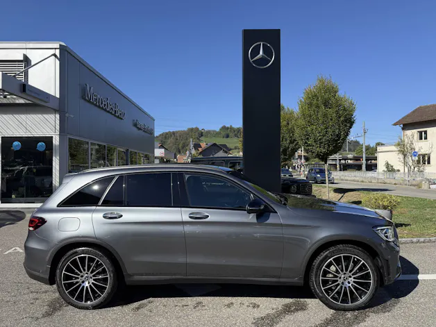 MERCEDES-BENZ GLC 300 d AMG Line 4m