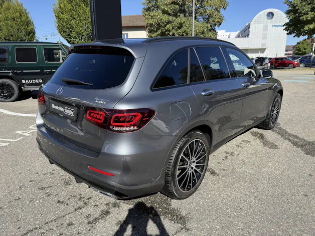 MERCEDES-BENZ GLC 300 d AMG Line 4m