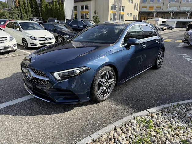 MERCEDES-BENZ A 200 AMG Line 4m