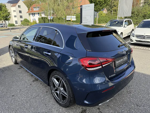 MERCEDES-BENZ A 200 AMG Line 4m