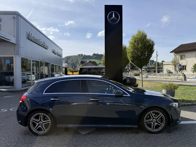 MERCEDES-BENZ A 200 AMG Line 4m