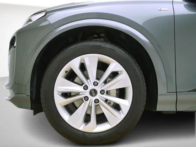 AUDI Q6 e-tron S line quattro