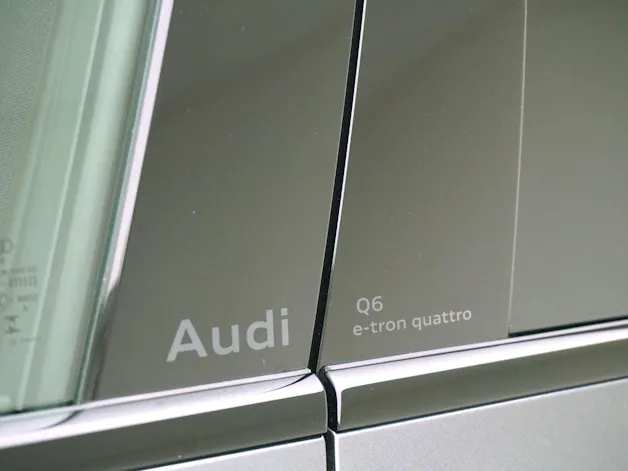AUDI Q6 e-tron S line quattro