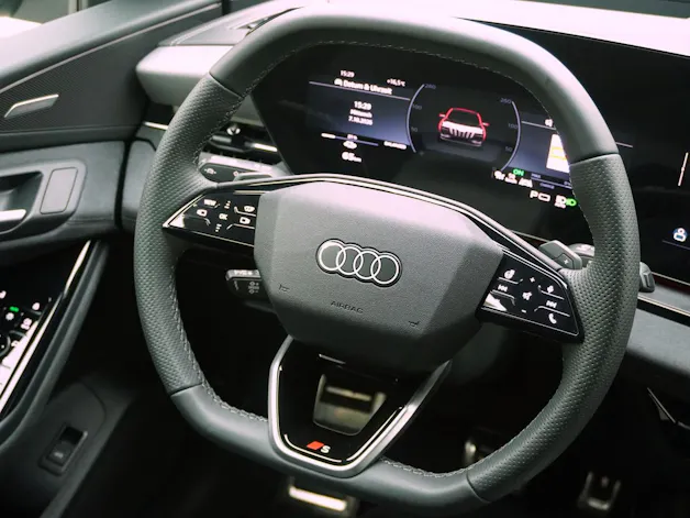 AUDI Q6 e-tron S line quattro