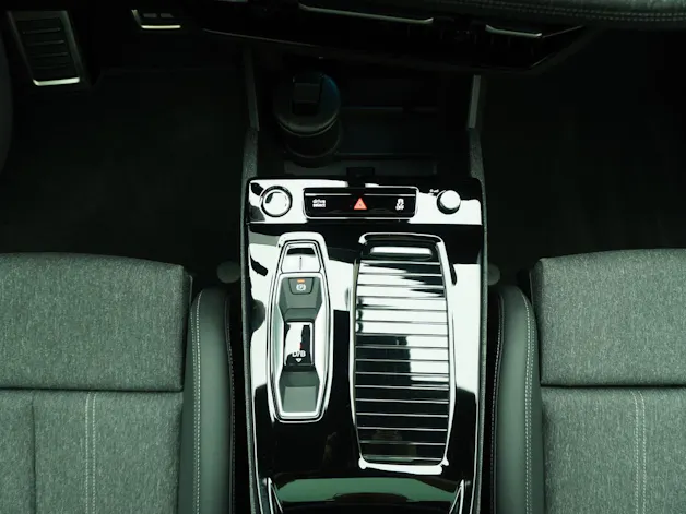 AUDI Q6 e-tron S line quattro