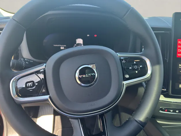 VOLVO XC60 2.0 T6 TE Ultra Dark eAWD