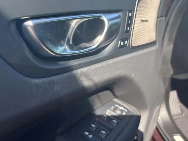 VOLVO XC60 2.0 T6 TE Ultra Dark eAWD