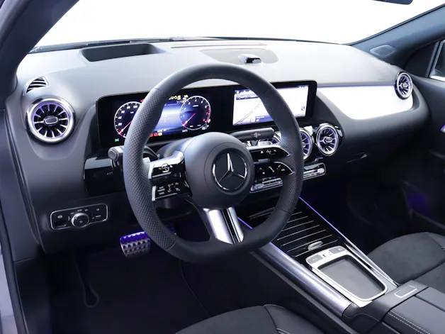 MERCEDES-BENZ GLA-Klasse H247 GLA 220 d Swiss Star AMG Line 4matic
