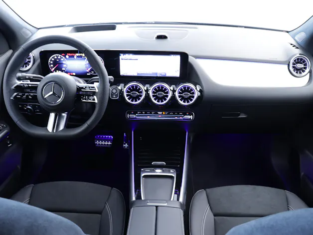 MERCEDES-BENZ GLA-Klasse H247 GLA 220 d Swiss Star AMG Line 4matic