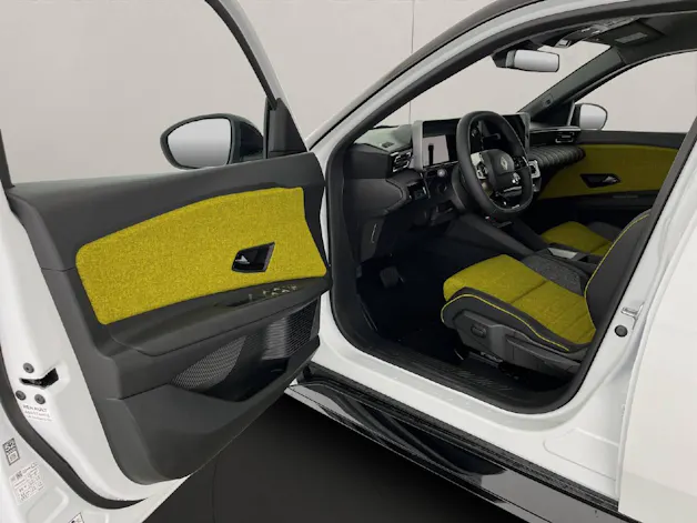 RENAULT R5 E-Tech Comfort Range iconic five