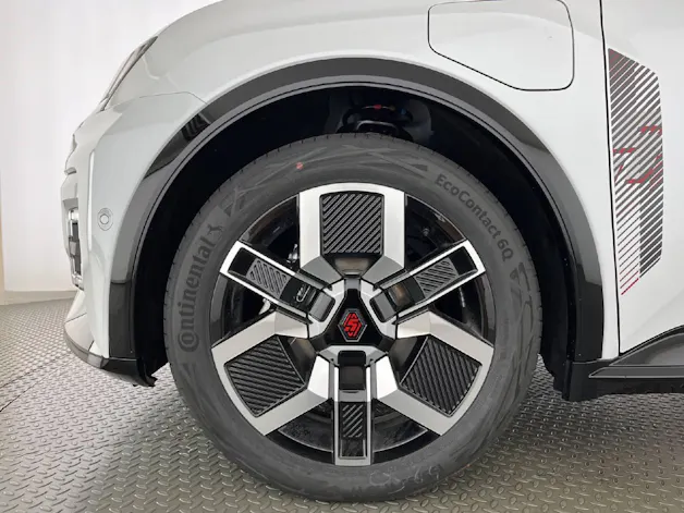 RENAULT R5 E-Tech Comfort Range iconic five