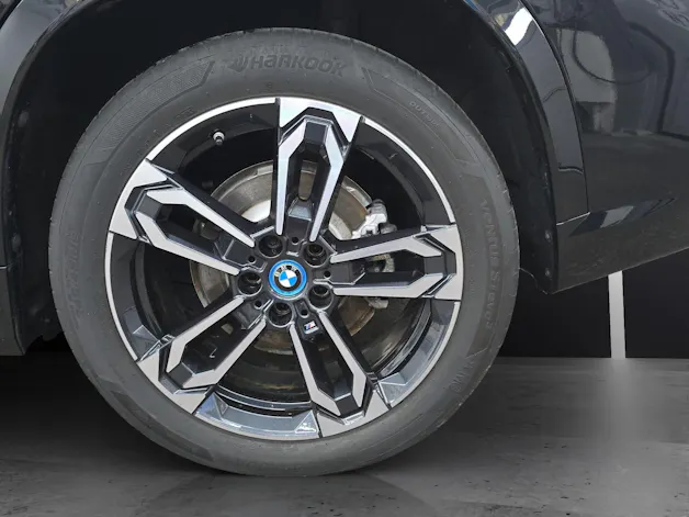 BMW iX1 30xDrive
