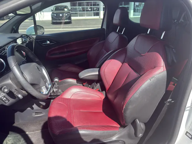 DS Automobiles DS3 1.6 HDi 90 So Chic