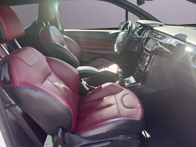 DS Automobiles DS3 1.6 HDi 90 So Chic